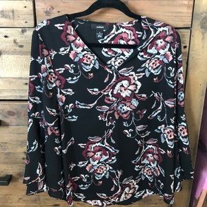 Flows sleeve black blouse